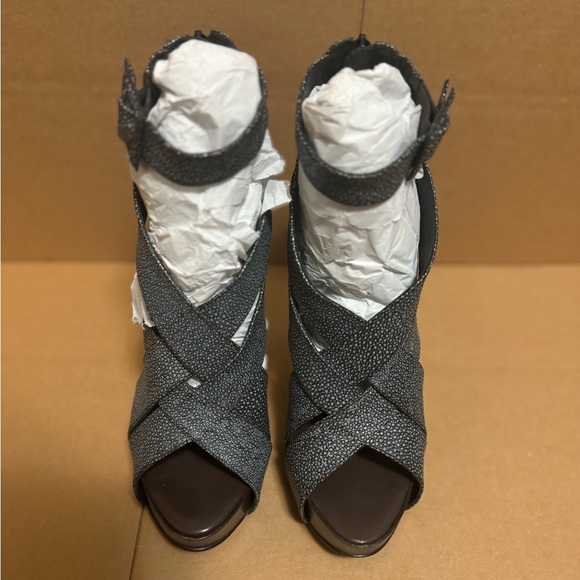 BCBG Maxazria Platform Heels - Picture 3 of 8